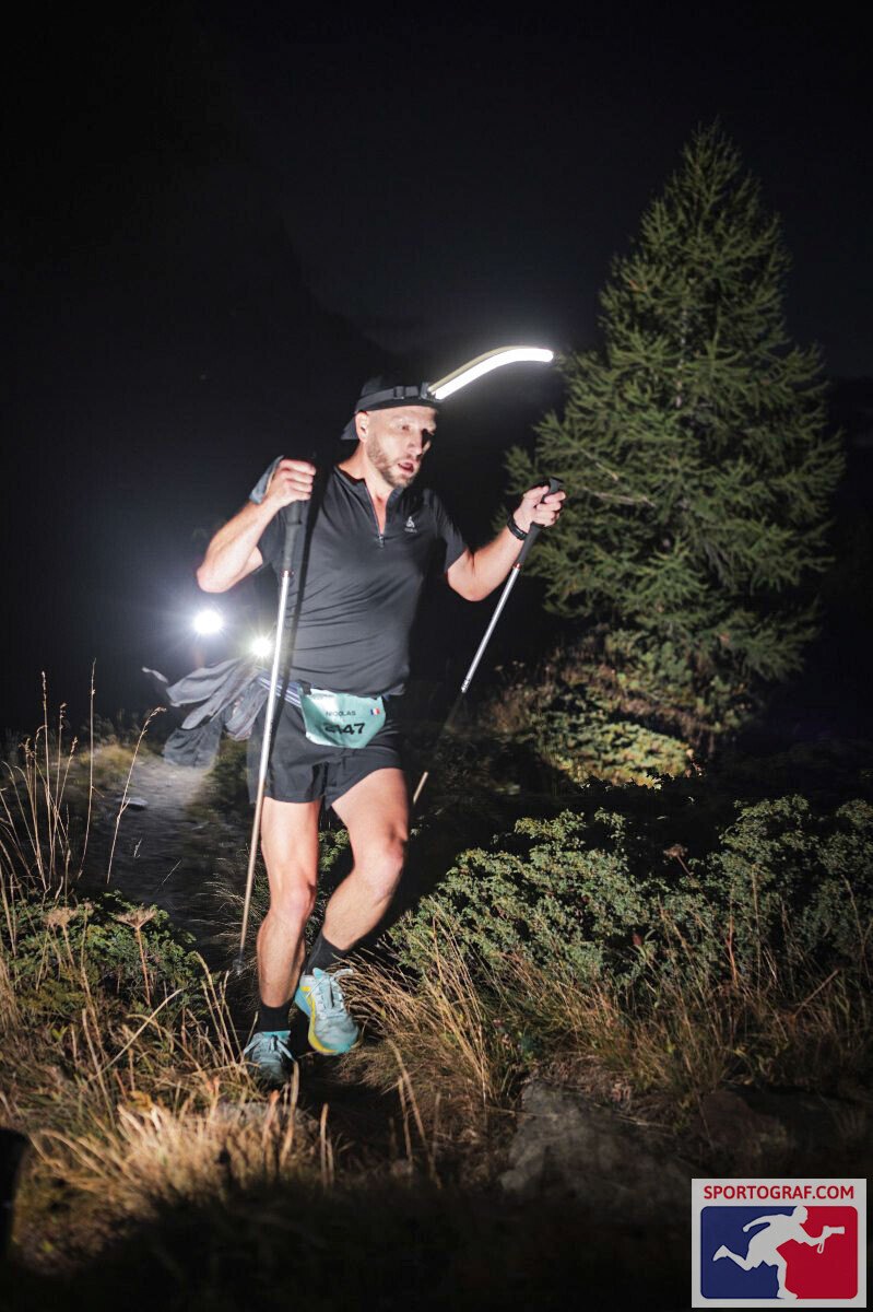 Nicolas Vernaz lors d’un trail nocturne — photographie Sportograf